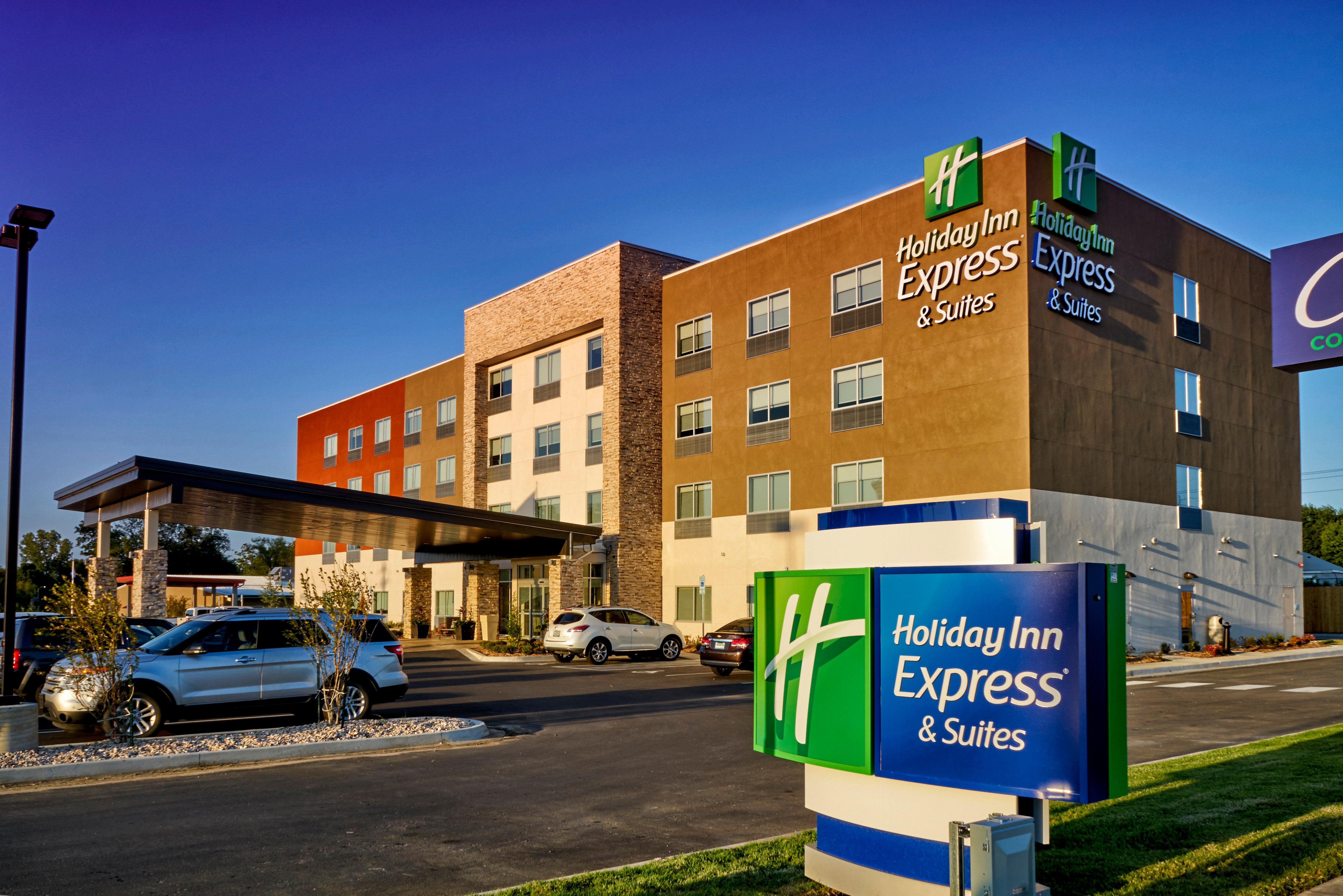 Holiday Express & Tulsa Ne, Claremore, An Ihg